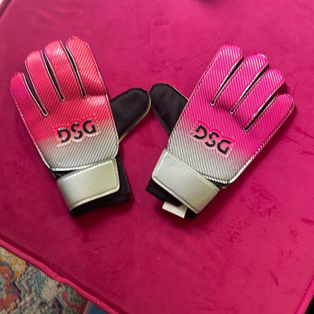 DSG DICK’S Sporting Goods Youth Ocala Goalkeeper Gloves